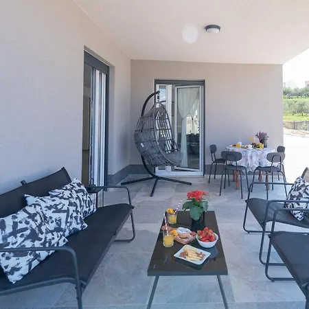 Apartman Balic - *