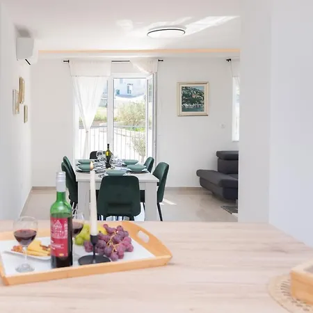 Balic - Apartman Podstrana